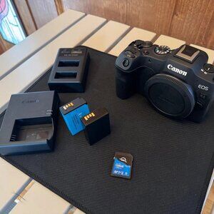 Canon EOS R8 Mirrorless Digital Camera Body + accessories (excellent condition)